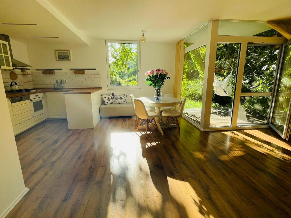 70M2 Romantic Living In The Old Town With Garden Братислава Екстериор снимка
