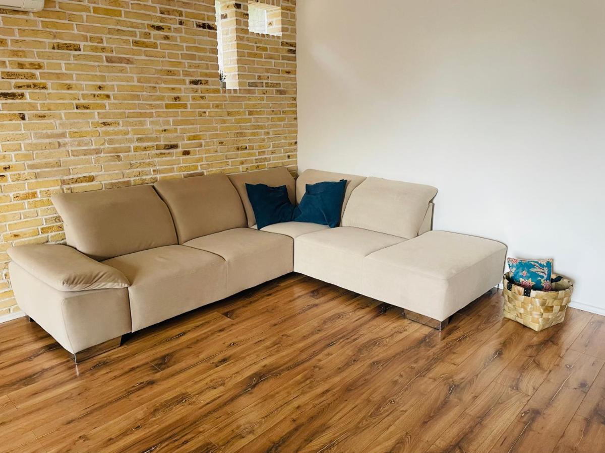 70M2 Romantic Living In The Old Town With Garden Братислава Екстериор снимка