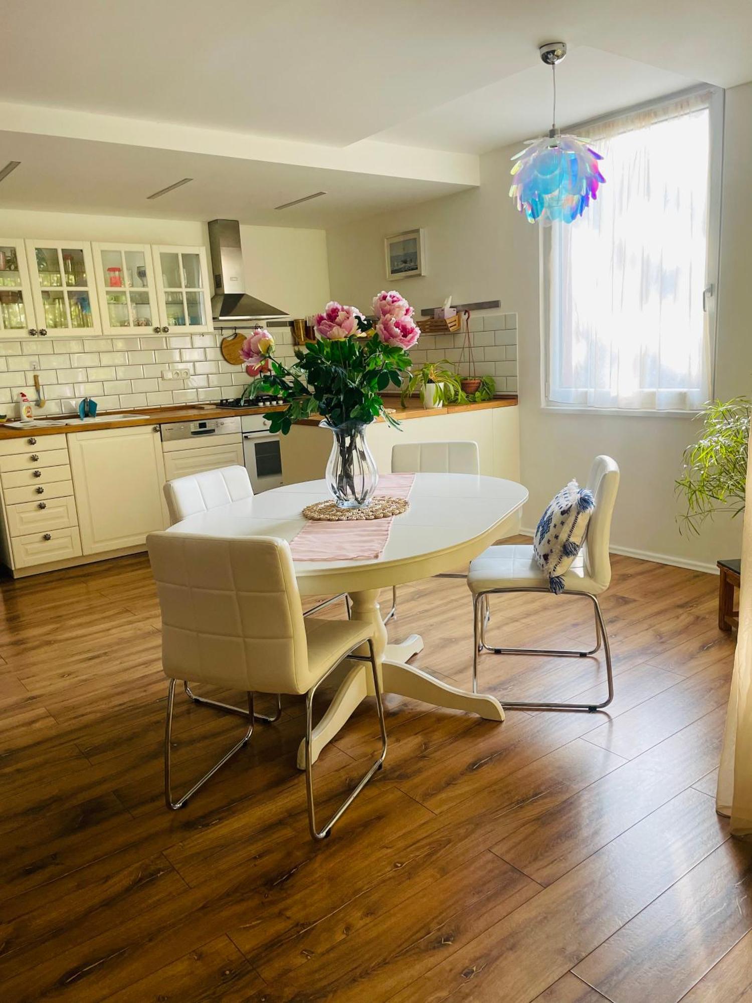 70M2 Romantic Living In The Old Town With Garden Братислава Екстериор снимка